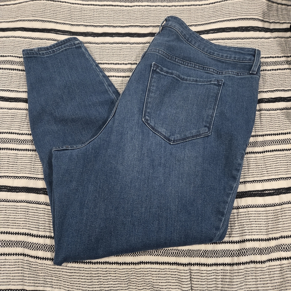 90. Old Navy High Rise Super Skinny